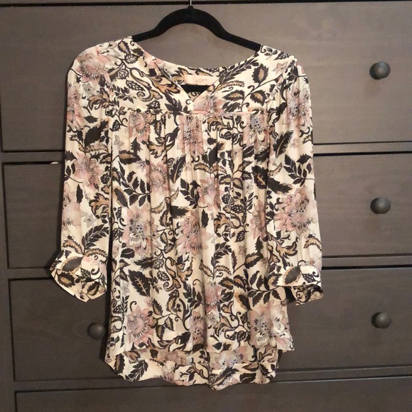 💐🌹🌷Muted/distressed floral LOFT blouse size XS - Picture 1 of 15